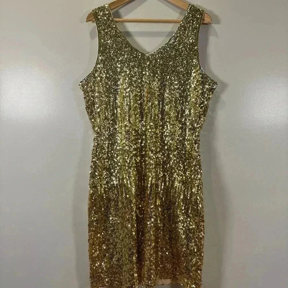Maner gold sequin women’s midi length evening dress. Size 3X
NWT - Picture 8 of 10